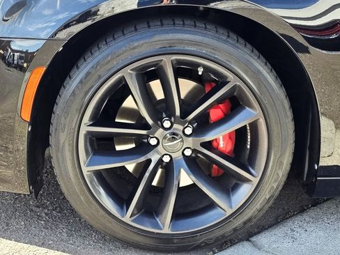 Used 2023 Chrysler 300 C RWD image 9