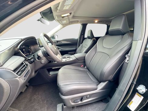 Certified 2026 INFINITI QX60 Luxe w/ Cargo Package FWD image 23