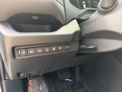 Used 2025 Toyota RAV4 XSE w/ Advanced Technology Package AWD/4WD image 19