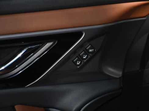 Used 2022 Subaru Outback Touring w/ Popular Package #2 image 12