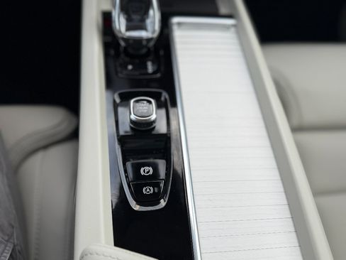 New 2026 Volvo XC60 B5 Ultra w/ Protection Package Premier image 25