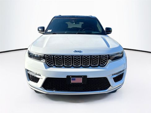 Used 2022 Jeep Grand Cherokee Summit image 2