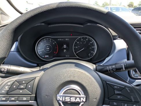 New 2025 Nissan Versa SV w/ Trunk Package image 29