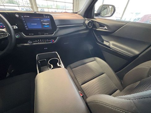 Used 2025 Chevrolet Equinox LT image 39