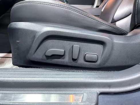 Used 2017 Subaru Outback 2.5i Limited image 12