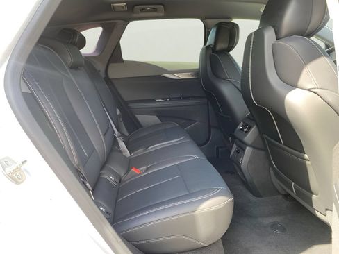 Used 2025 Cadillac Optiq Luxury 2 w/ LPO, Floor Liner Package AWD/4WD image 18