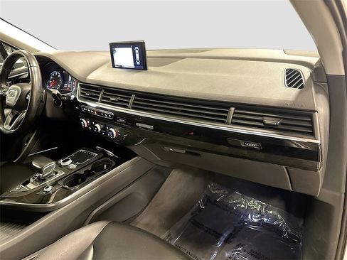 Used 2017 Audi Q7 3.0T Premium Plus w/ Premium Plus Package image 38