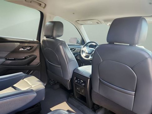 Used 2021 Chevrolet Traverse LT w/ LT Premium Package AWD/4WD image 15