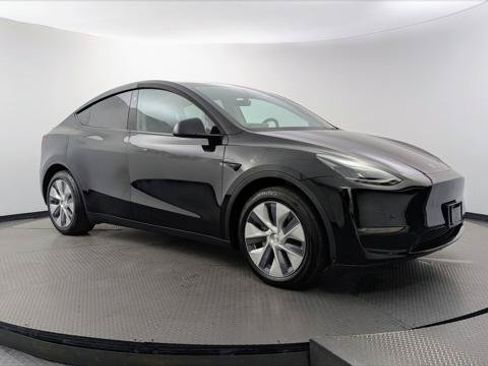 Used 2023 Tesla Model Y Long Range AWD/4WD image 9