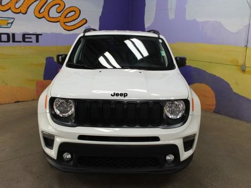 Used 2023 Jeep Renegade Altitude w/ Convenience Group I AWD/4WD image 3
