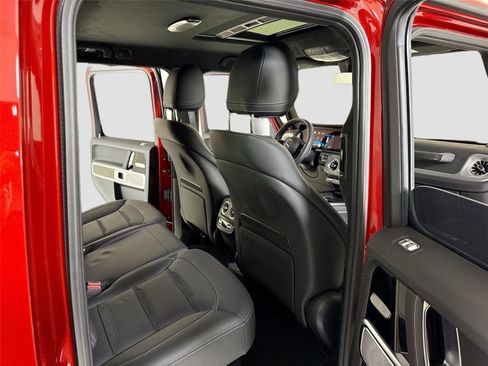 Used 2025 Mercedes-Benz G 63 AMG 4MATIC image 28