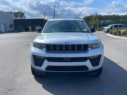 New 2026 Jeep Grand Cherokee L Limited w/ Luxury Tech Group II AWD/4WD image 2