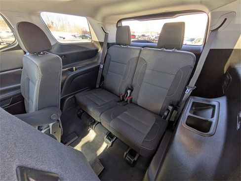 Used 2023 GMC Acadia SLE w/ Driver Convenience Package image 30