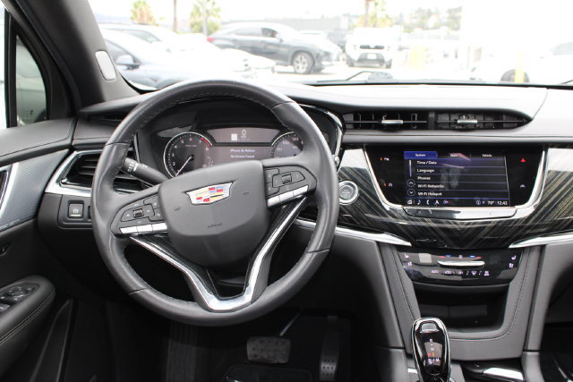 Used 2024 Cadillac XT6 Premium Luxury FWD image 14