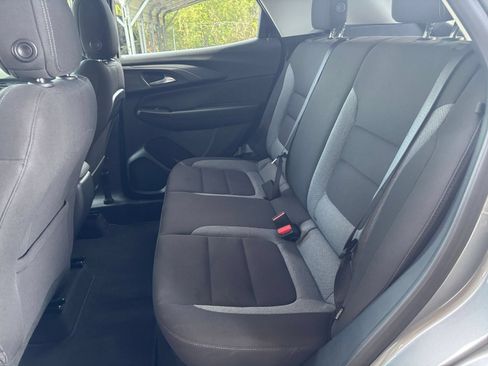 Used 2025 Chevrolet TrailBlazer LT FWD image 23