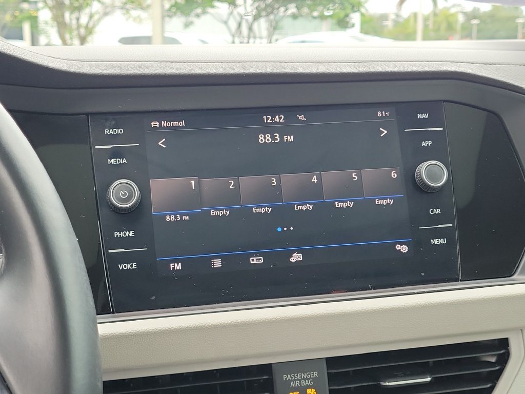 Used 2019 Volkswagen Jetta SEL Premium FWD image 22