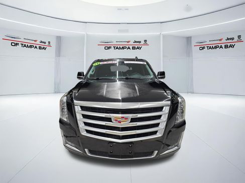 Used 2019 Cadillac Escalade Luxury AWD/4WD image 8