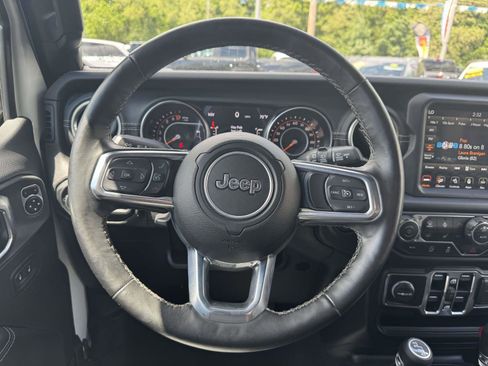 Used 2020 Jeep Wrangler Unlimited Sahara AWD/4WD image 12