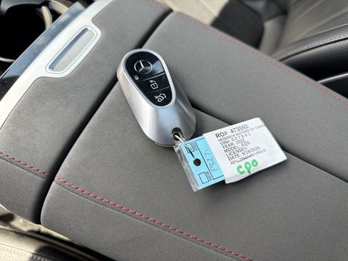 Used 2022 Mercedes-Benz EQS 450+ Sedan image 38