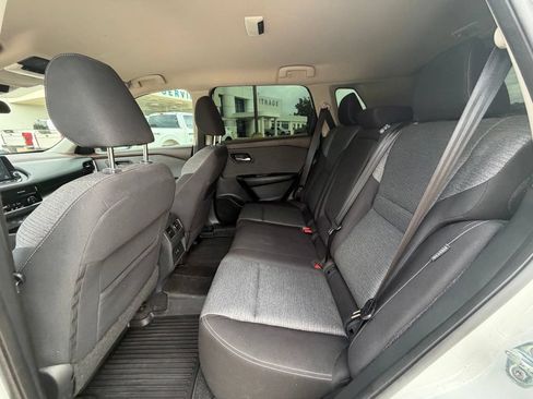 Used 2021 Nissan Rogue SV FWD image 17