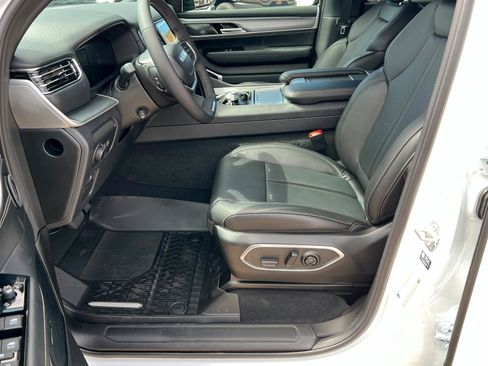 New 2026 Jeep Grand Wagoneer 4WD image 17