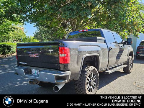 Used 2019 GMC Sierra 2500 4x4 Crew Cab w/ Sierra Convenience Package image 3