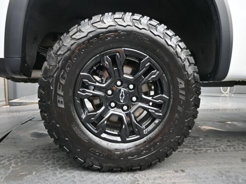Used 2024 Chevrolet Silverado 1500 ZR2 w/ Technology Package AWD/4WD image 11