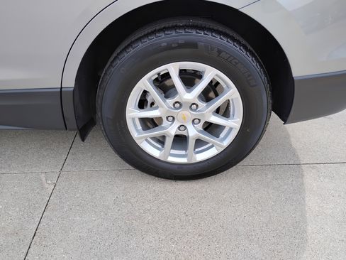 Used 2024 Chevrolet Equinox LT FWD image 24
