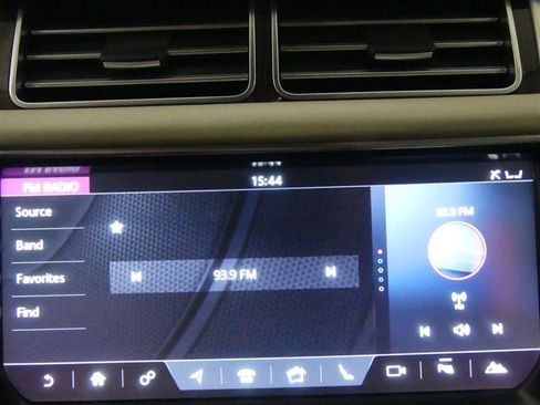 Used 2017 Land Rover Range Rover Supercharged AWD/4WD image 11