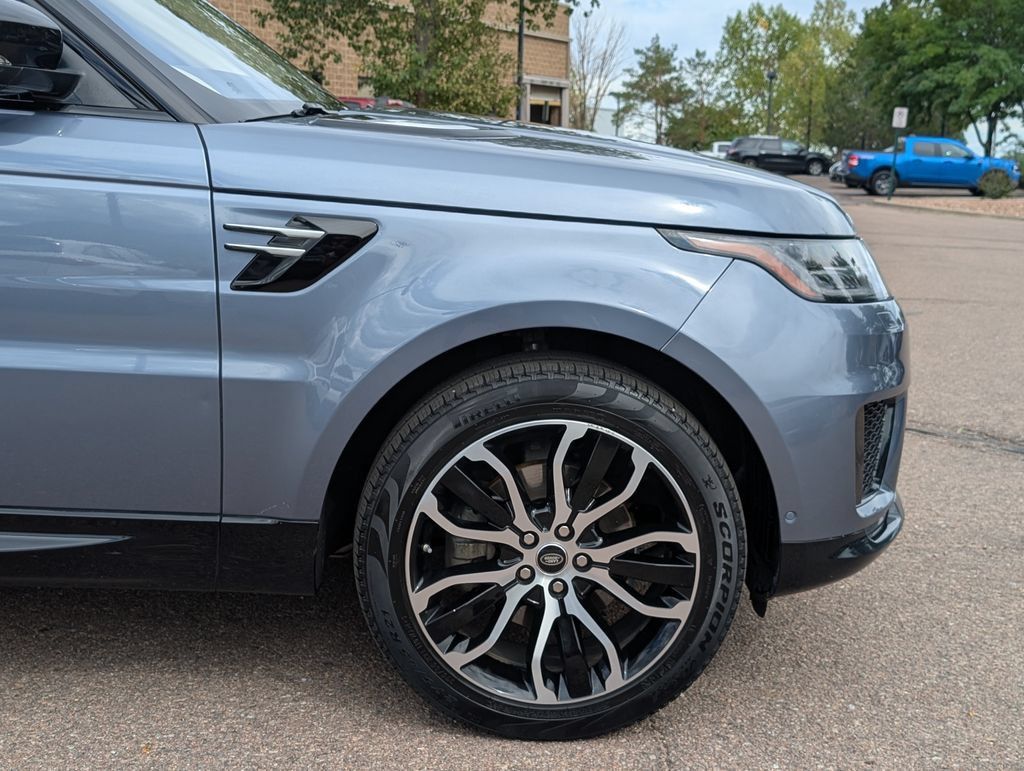 Used 2018 Land Rover Range Rover Sport HSE AWD/4WD image 8