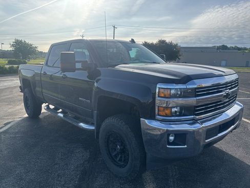 Used 2018 Chevrolet Silverado 2500 LT w/ All Star Edition AWD/4WD image 3