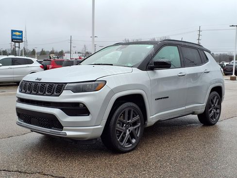Used 2025 Jeep Compass Limited w/ High Altitude Package AWD/4WD image 1