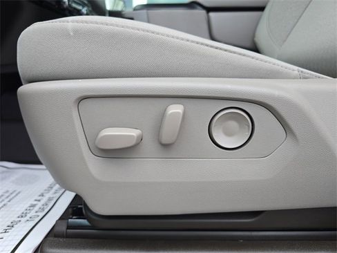 New 2026 GMC Sierra 1500 SLE w/ Preferred Package image 18