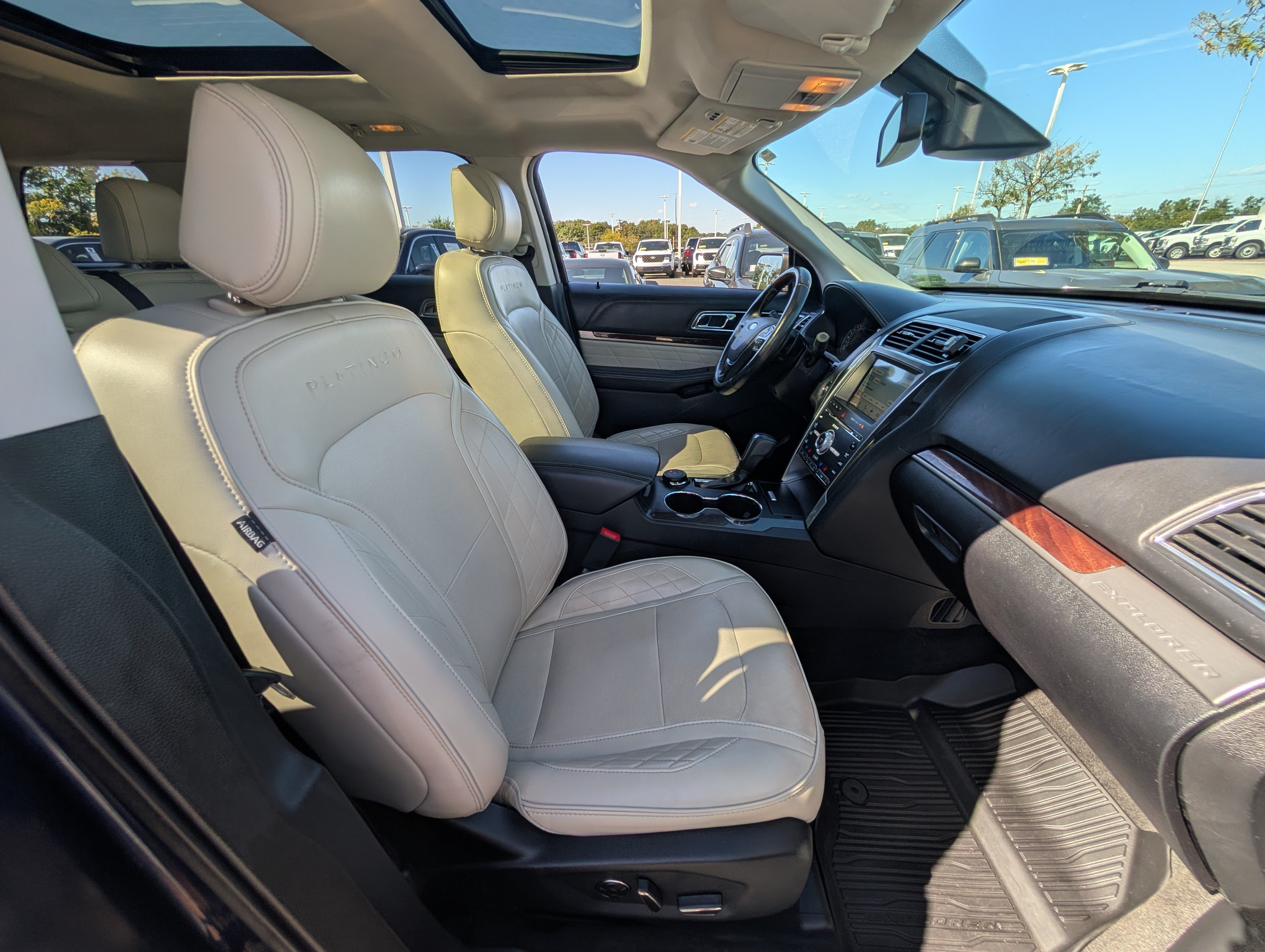 Certified 2017 Ford Explorer Platinum AWD/4WD image 12