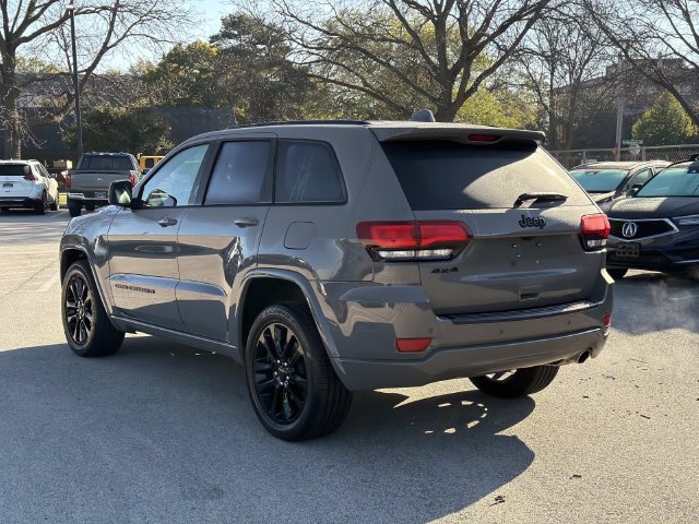 Used 2022 Jeep Grand Cherokee Laredo X AWD/4WD image 7