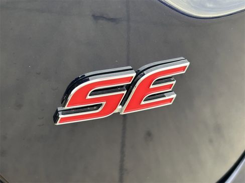 Used 2025 Toyota Corolla SE image 14