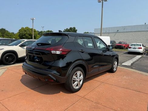 Used 2021 Nissan Kicks S FWD image 6