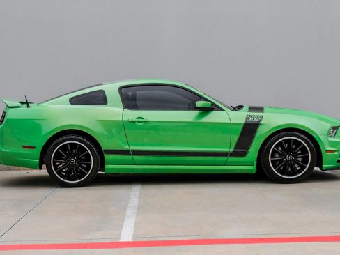 Used 2013 Ford Mustang Boss 302 w/ Boss 302 Accessory Pkg image 10