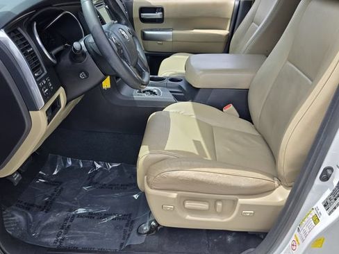 Used 2019 Toyota Sequoia Limited w/ Safety & Convenience Package RWD image 10