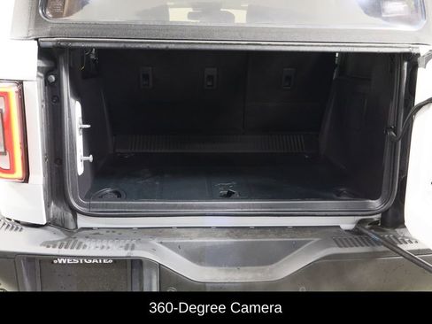 Used 2023 Ford Bronco Badlands image 16