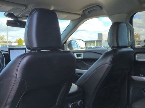 Used 2022 Ford Explorer Limited w/ Equipment Group 301A image 17