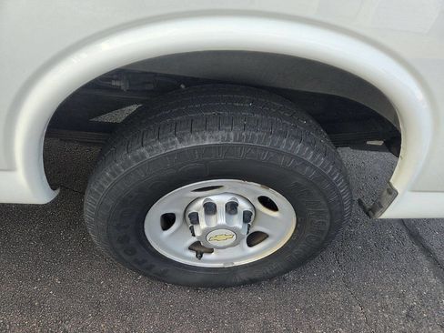 Used 2012 Chevrolet Express 3500 RWD image 11