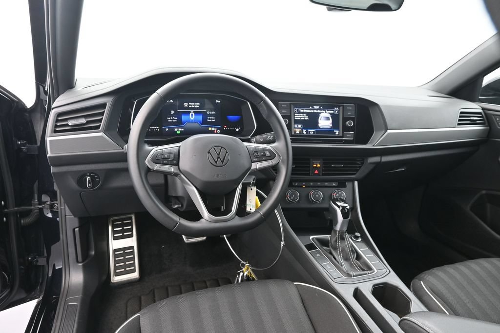 Used 2024 Volkswagen Jetta Sport FWD image 18