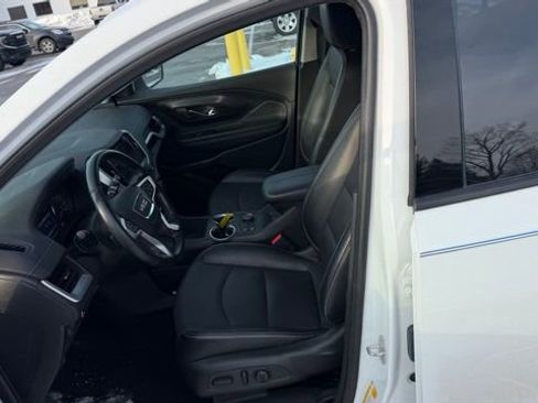 Used 2023 GMC Terrain SLT image 15