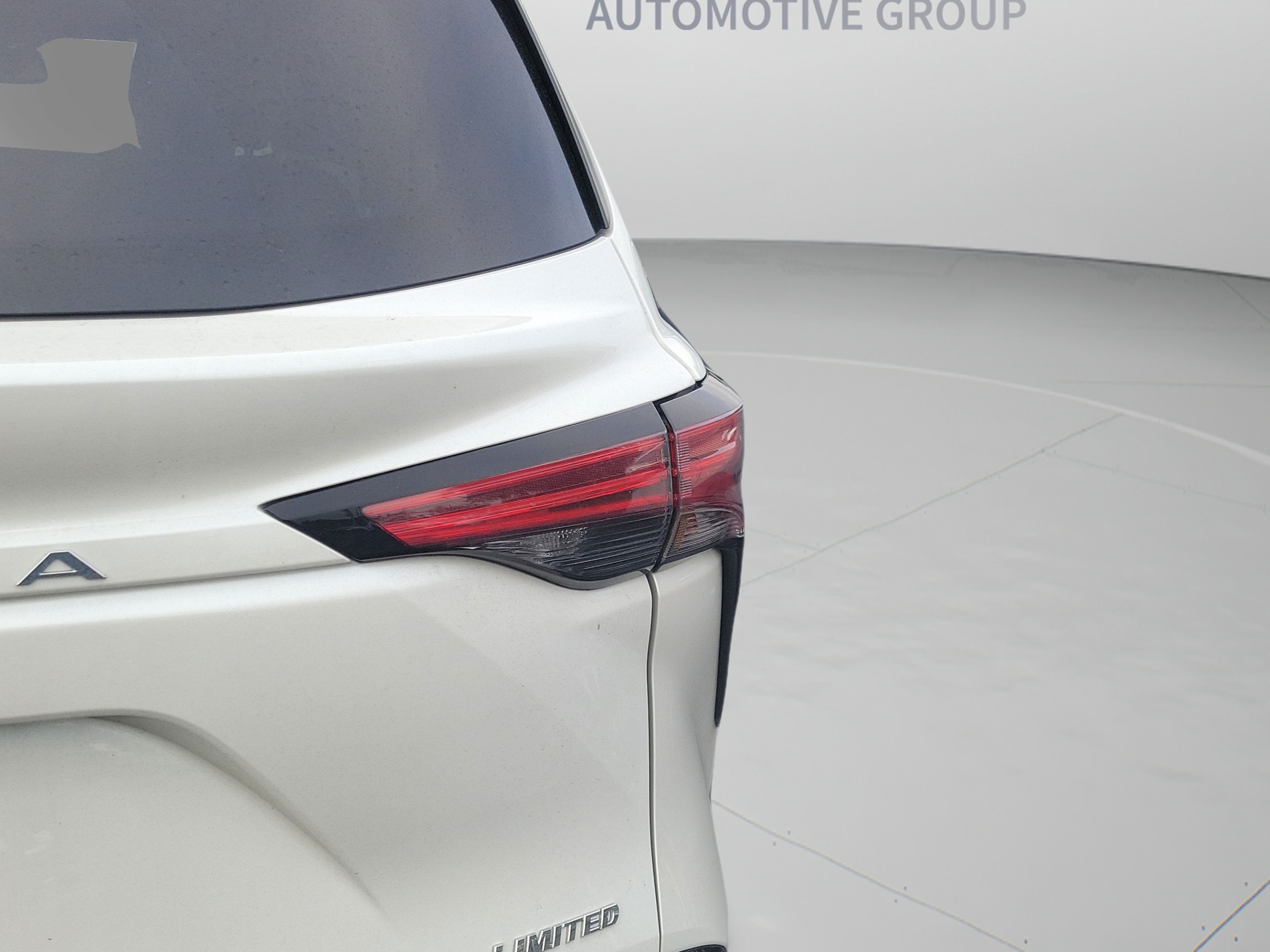 Certified 2025 Toyota Sienna Limited FWD image 19