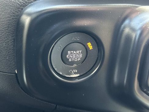 Used 2022 Jeep Wrangler Unlimited Rubicon w/ Dual Top Group AWD/4WD image 41