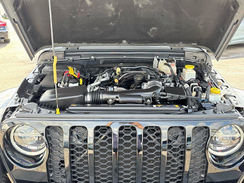 Used 2022 Jeep Gladiator Sport AWD/4WD image 28