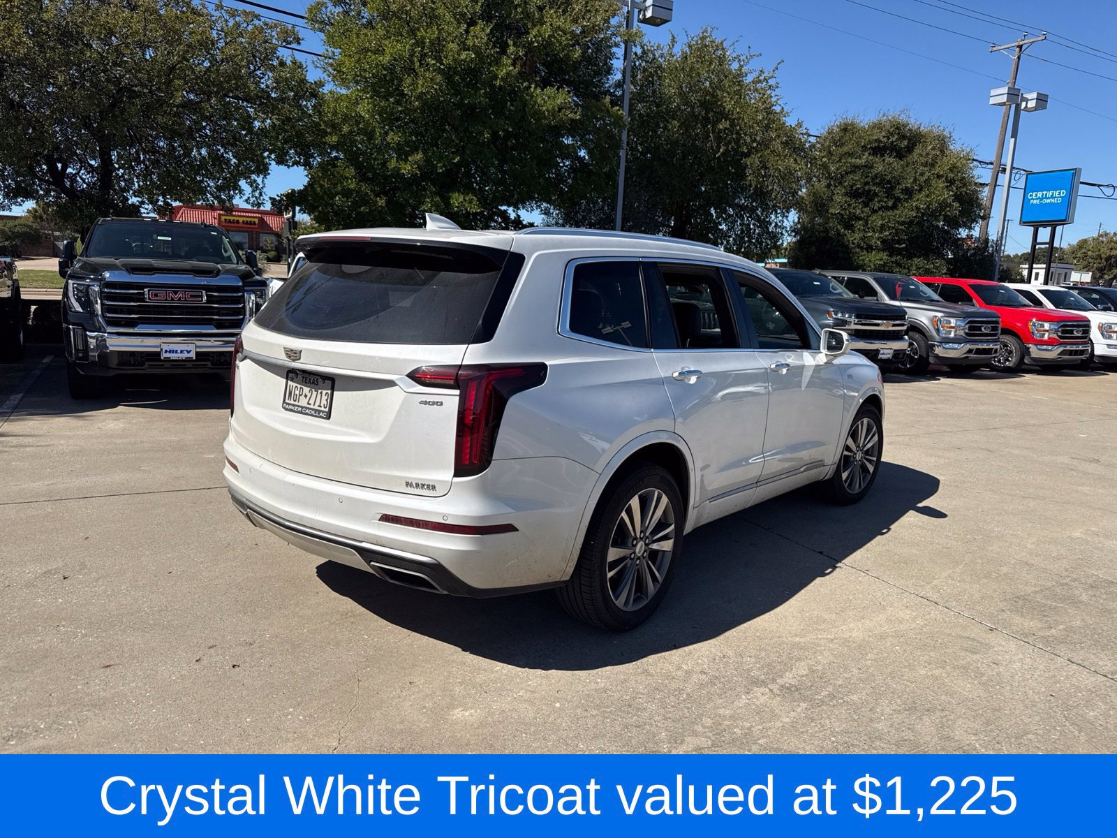 Used 2020 Cadillac XT6 Premium Luxury FWD image 3