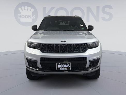 Used 2024 Jeep Grand Cherokee L Summit w/ Advanced Protech Group IV image 11