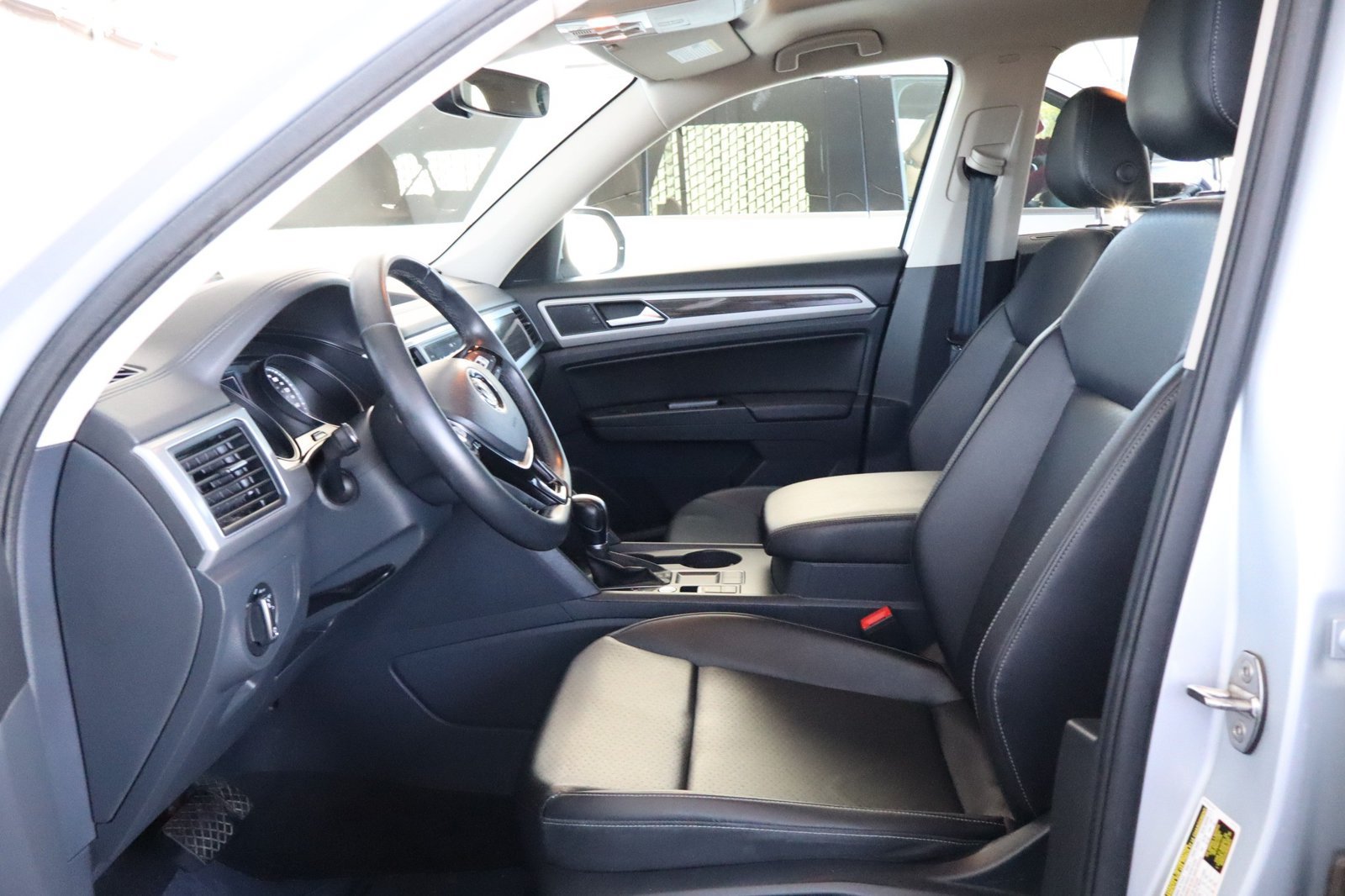 Used 2019 Volkswagen Atlas SE w/ Panoramic Sunroof Package FWD image 20